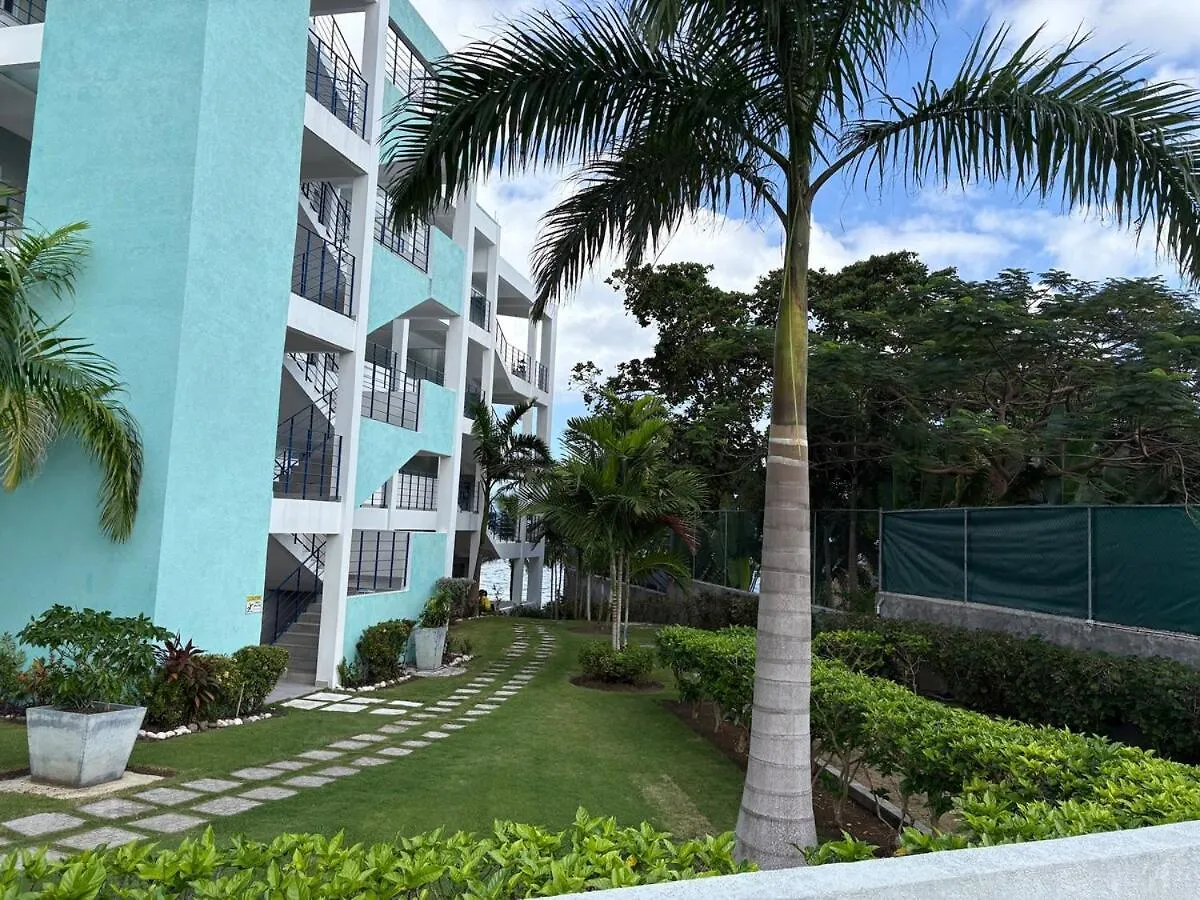 Apartment Watersedge - Condo In Tower Isle Jamaica